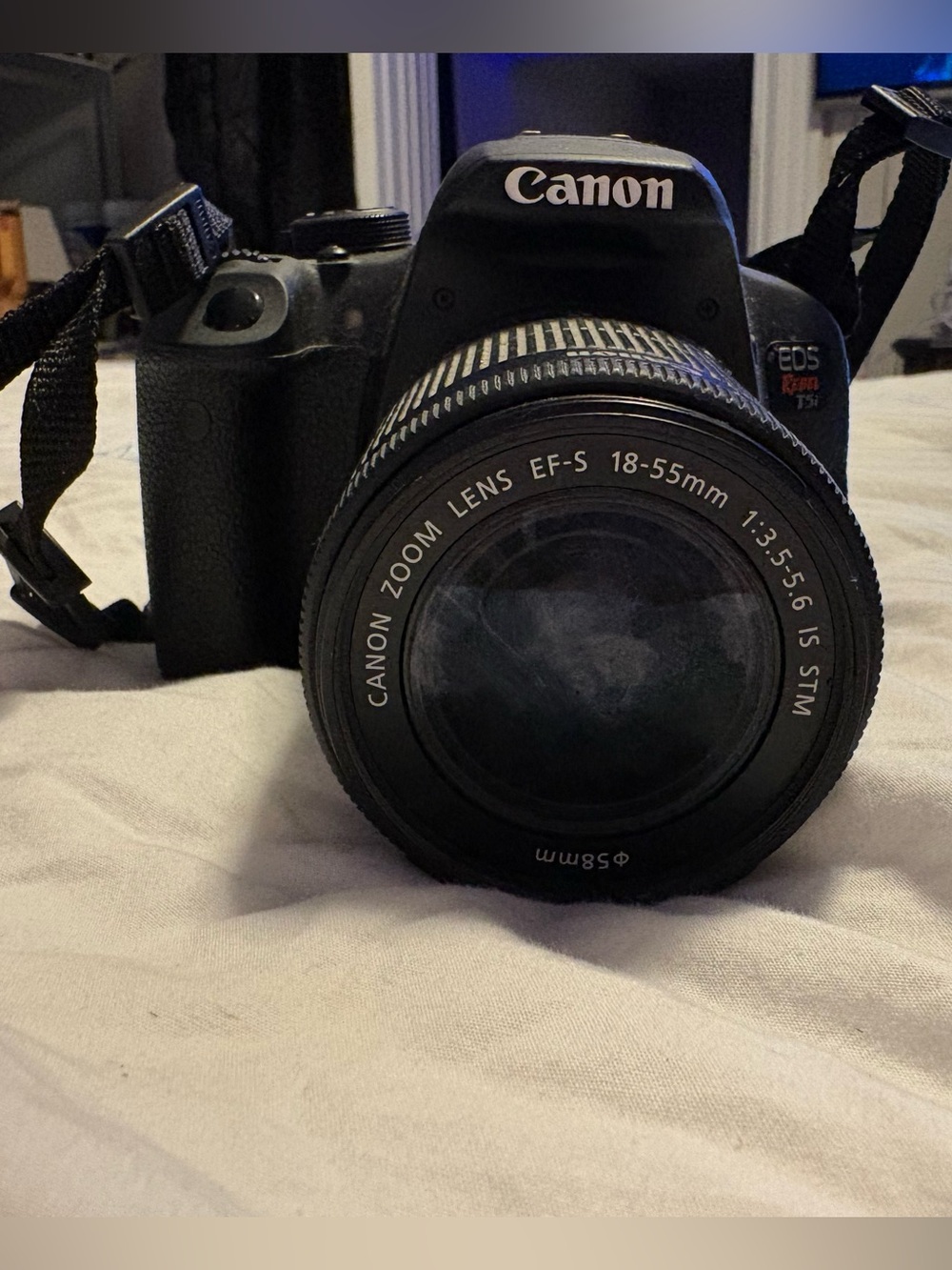 Canon T5i DSLR Camera in Black with 18-55mm EF-S Zoom Lens MEMORY CARD SLOT DAMA